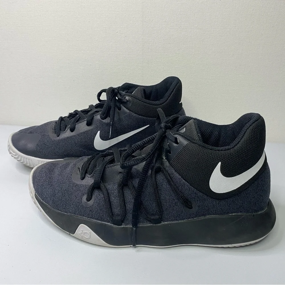 Nike KD basketball sneakers youth size 5 black